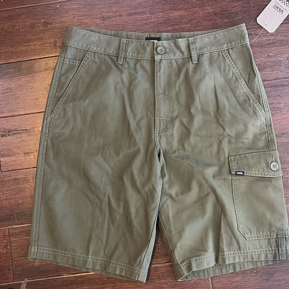 New Men’s Vans green Cargo shorts size 32
